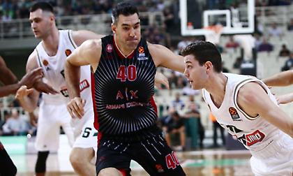 Υποκλίθηκε στον Σκόλα το ΟΑΚΑ