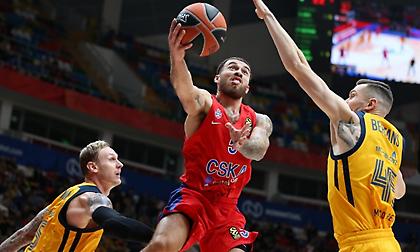 Πάτησε τη Χίμκι με σούπερ Τζέιμς και Κλάιμπερν η ΤΣΣΚΑ!