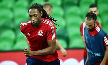 Record: «Στο στόχαστρο της Μπενφίκα ο Σεμέδο» (pic)