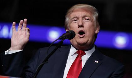 Νέο βιβλίο-φωτιά: Ο Τραμπ έκανε σεξ με μία ανήλικη και μία πορνοστάρ