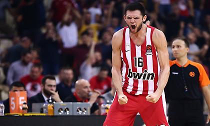 Το τρίποντο του Παπανικολάου που έστειλε το ματς στην παράταση (video)