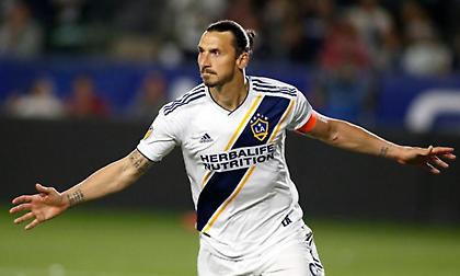 Ιμπραϊμοβιτς: «Θα επέστρεφα στην Ιταλία για τις Νάπολι, Ιντερ και Μπολόνια»