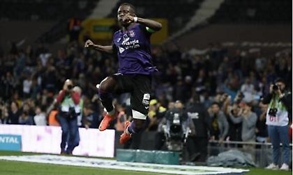 Mε το δεξί ο Κομπουαρέ στον πάγκο της Τουλούζ