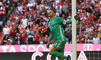 Νόιερ: «Είμαι πολύ εκνευρισμένος για να μιλήσω για τον Ολυμπιακό»