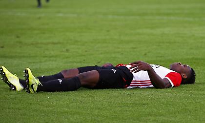 Σκόνταψε πριν τα δύσκολα η Φέγενορντ