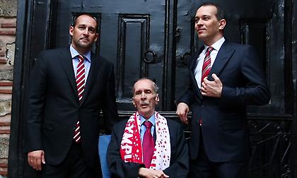 Αδελφοί Αγγελόπουλοι: «Δεχόμαστε πόλεμο λάσπης από το περιβάλλον και τους δικηγόρους του πατέρα μας»