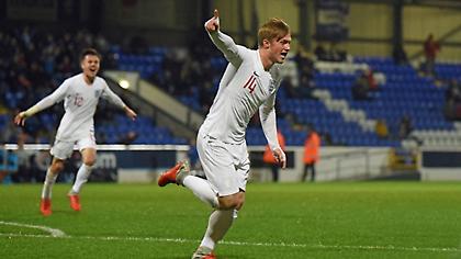 Μάχη Λίβερπουλ-Έβερτον για 17χρονο επιθετικό!