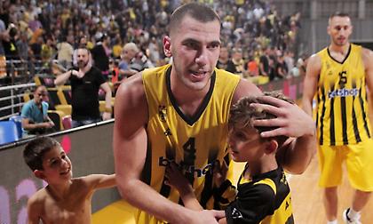 Δύο προβλήματα για Μαρκόπουλο στον Άρη