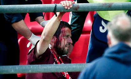 Εισβολή κουκουλοφόρων και διακοπή στο Ολυμπιακός-Μπάγερν για το Youth League! (video)