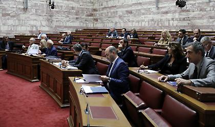 «Γαλλικά» και αντιπαραθέσεις στη Βουλή για την προανακριτική Παπαγγελόπουλου. Οι διάλογοι