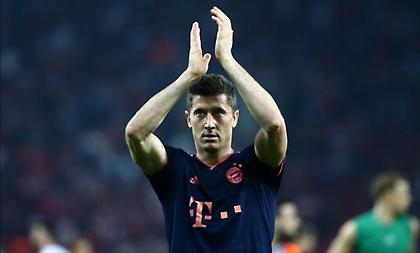 Λεβαντόφσκι: «Κάνω τη δουλειά μου, τρώμε συνέχεια γκολ»