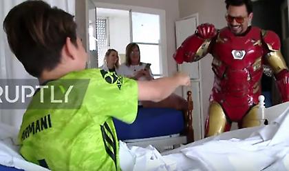 Αργεντινή: Iron Man φέρνει χαμόγελα σε άρρωστα παιδιά με επισκέψεις σε νοσοκομεία