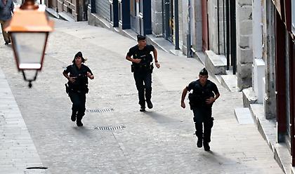 Γαλλία: Αστυνομική επιχείρηση σε πόλη της Βαρ, άνδρας οχυρωμένο σε μουσείο