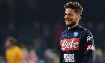 Με γκολάρα έπιασε… Μαραντόνα ο Μέρτενς (video)