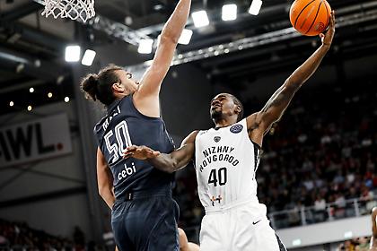 Διέλυσε την Μπάμπεργκ η Νίζνι, παρέα με δύο στην κορυφή το Περιστέρι