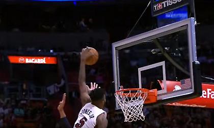 Τζόουνς και Ίρβινγκ δεσπόζουν στο Top 10 του ΝΒΑ (video)