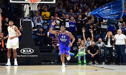 Το κάρφωμα της βραδιάς ο Μπράιαντ Ντάνστον! (video)