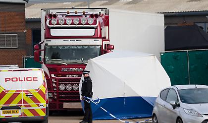 Έσεξ: Ματωμένα ίχνη στο φορτηγό, χτυπούσαν τις πόρτες καλώντας σε βοήθεια