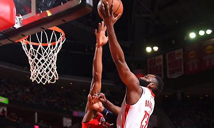 «Σεφτέ» για Ρόκετς, γκέλα για Κλίπερς