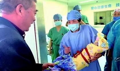 Ποτέ δεν είναι αργά: 67χρονη Κινέζα έγινε η «γηραιότερη νέα μαμά» στη χώρα
