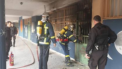 Πάτρα: Εριξαν 8 μολότοφ σε Γυμνάσιο - Ολοκληρωτική καταστροφή στο γραφείο του διευθυντή