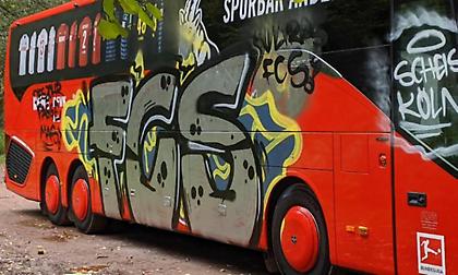 Βανδάλισαν το πούλμαν της Κολωνίας! (pics)