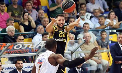 Γκίκας: «Δεν έχει χαλάσει το κλίμα στην ομάδα, να επανέλθουμε στις καλές εμφανίσεις»