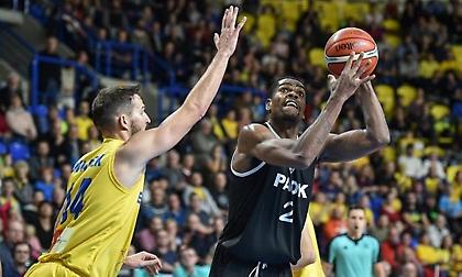 Μορέιρα: Μεγάλη «μάχη» ΑΕΚ – Περιστερίου για τον Ανγκολέζο σέντερ, έκλεισε Τσάλμερς η Ένωση! (vids)