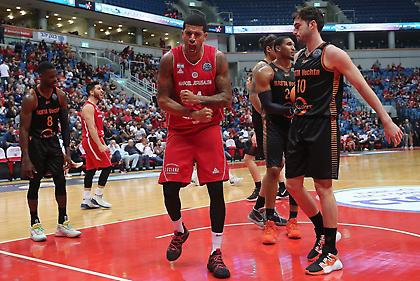 «Απόλυτη» με σούπερ Φελντέιν η Χάποελ στον όμιλο της ΑΕΚ