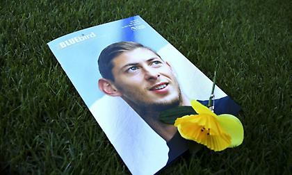 Συγκλόνισαν παίκτες και οπαδοί της Ναντ: Τραγούδησαν για τη μέρα γενεθλίων του Σαλά! (video)