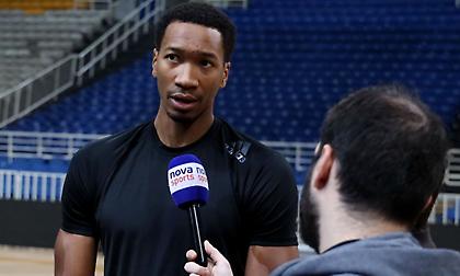 Τζόνσον: «Εμείς χάσαμε το ματς με τη Χίμκι, όσο περνάει ο καιρός προσαρμόζομαι»