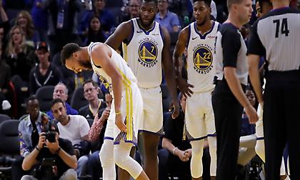 Οι NBAers προσεύχονται για Κάρι