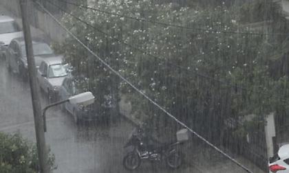 Αθήνα: Μπλακ άουτ από την κακοκαιρία στο κέντρο της πόλης