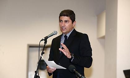 Αυγενάκης: «Μεμονωμένοι φιλοξενούμενοι σε όλους τους αγώνες»!