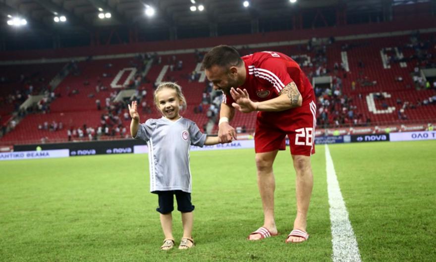 Δάκρυσε ο Βαλμπουενά για την κόρη του (video)