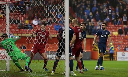 Προβάδισμα εξάδας η Αμπερντίν, άνετη η Μάδεργουελ