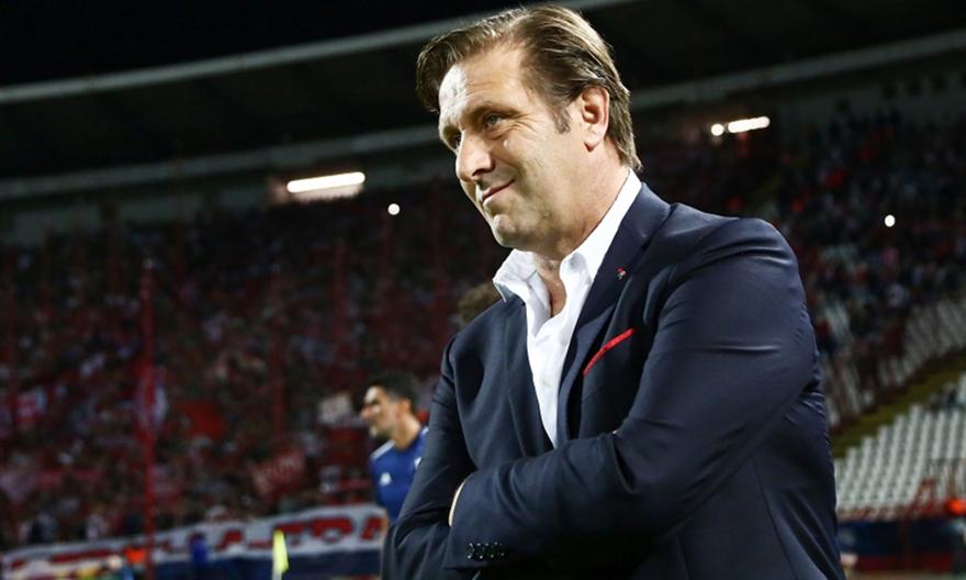 Εκνευρίστηκε με δημοσιογράφο και αποχώρησε από τη συνέντευξη Τύπου ο Μαρτίνς