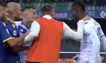 Οι ήχοι μαϊμούδων από τους οπαδούς της Βερόνα που εξόργισαν τον Μπαλοτέλι (video)