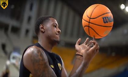 Τσάλμερς: «Χαρούμενος που είμαι μέλος της ΑΕΚ»