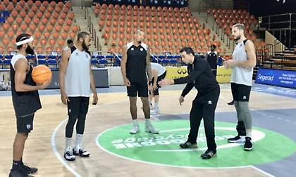 Έφτασε και προπονήθηκε στη Γαλλία ο ΠΑΟΚ