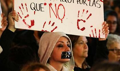 Ισπανία: Διαδήλωση κατά της απόφασης αθώωσης ανδρών για τον βιασμό 14χρονης