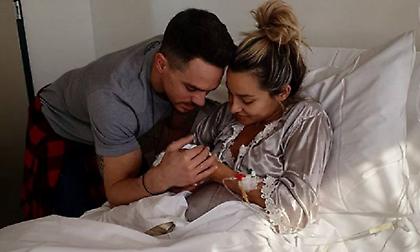 Πετρούνιας: «Η γέννηση του παιδιού μας το πιο δυνατό συναίσθημα από όλα»