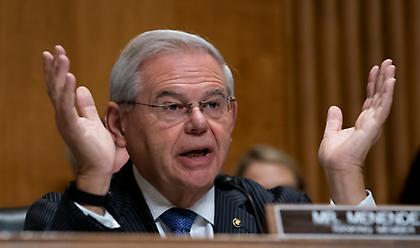 Ακύρωση της επίσκεψης Ερντογάν στις ΗΠΑ ζητεί ο Μενέντεζ - Η αναφορά στο Αιγαίο