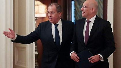 Δένδιας σε Λαβρόφ: Απευθύνουμε κάλεσμα σε Ρώσους επενδυτές