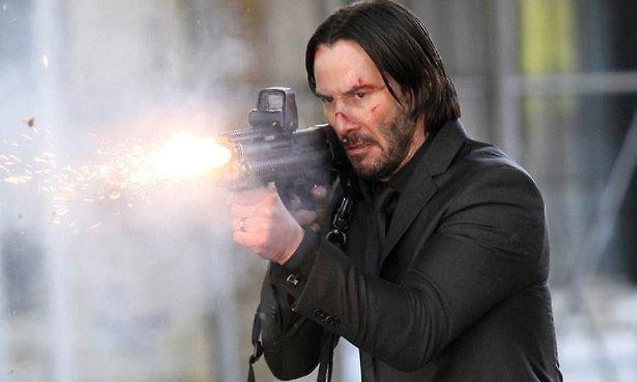 Keanu Reeves: Η νέα του σύντροφος διχάζει το Twitter (pic)