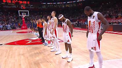 Εκκωφαντική ατμόσφαιρα από τους φίλους του Ερυθρού Αστέρα! (video)