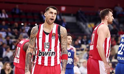 Υποκλίθηκε εύκολα στην Εφές ο Ολυμπιακός