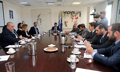 Σύνδεσμοι, μετακινήσεις, αλλά και δημιουργία «Β’ ομάδων» στην ευρεία σύσκεψη στη ΓΓΑ