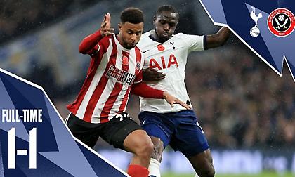 Τα στιγμιότυπα από το  Τότεναμ-Σέφιλντ  Γιουνάιτεντ