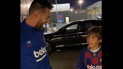 Όμορφη στιγμή: Η κουβέντα του Μέσι με δύο παιδιά (video)